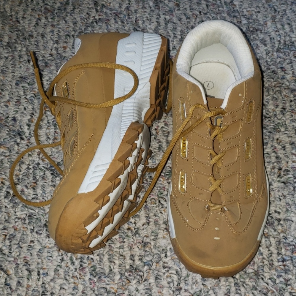 Women's Size 7 Air tennis shoes